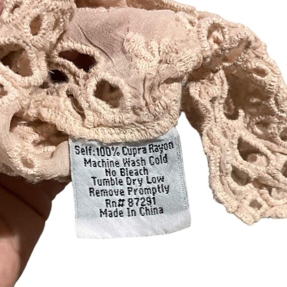 JOHNNY WAS Tunic Top Embroidered Eyelet Details Peach Size L/XL - Picture 9 of 9